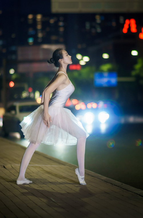 爱游戏电竞官网-哥伦比亚队在巴黎奥运会比赛中展现出快速反击战术，奥运会哥伦比亚代表团