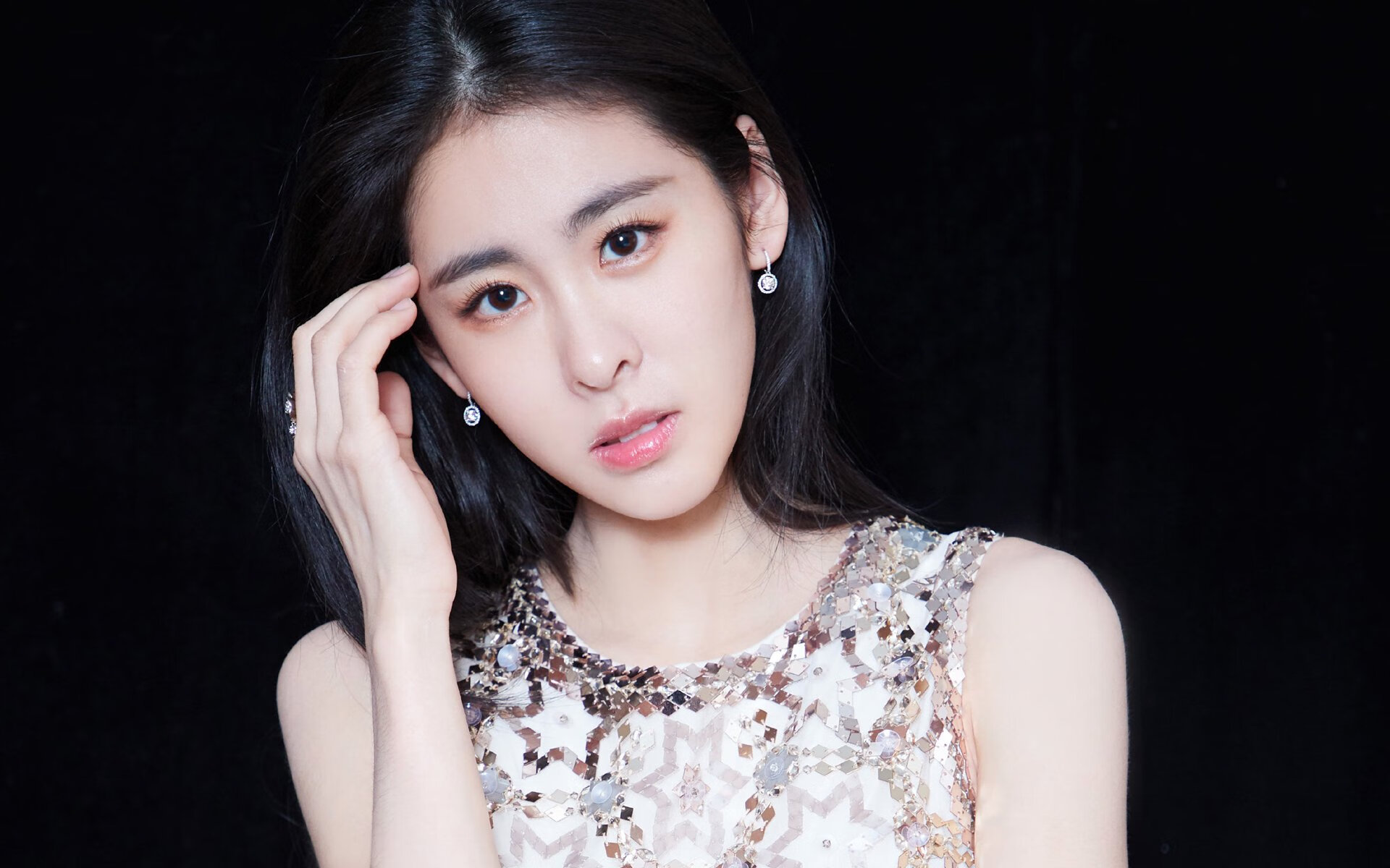 中国足球比赛风云突起,球队实力逐渐攀升,中国足球队的比赛