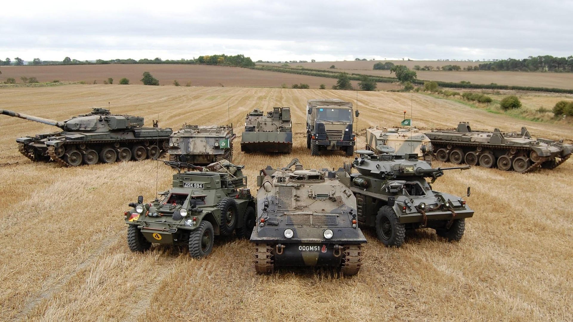 职业联赛俱乐部文化标识感不足，俱乐部标签