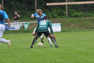 爱游戏电竞官网-欧洲杯巨星争锋：战术、技术双俱佳！，欧洲杯争冠